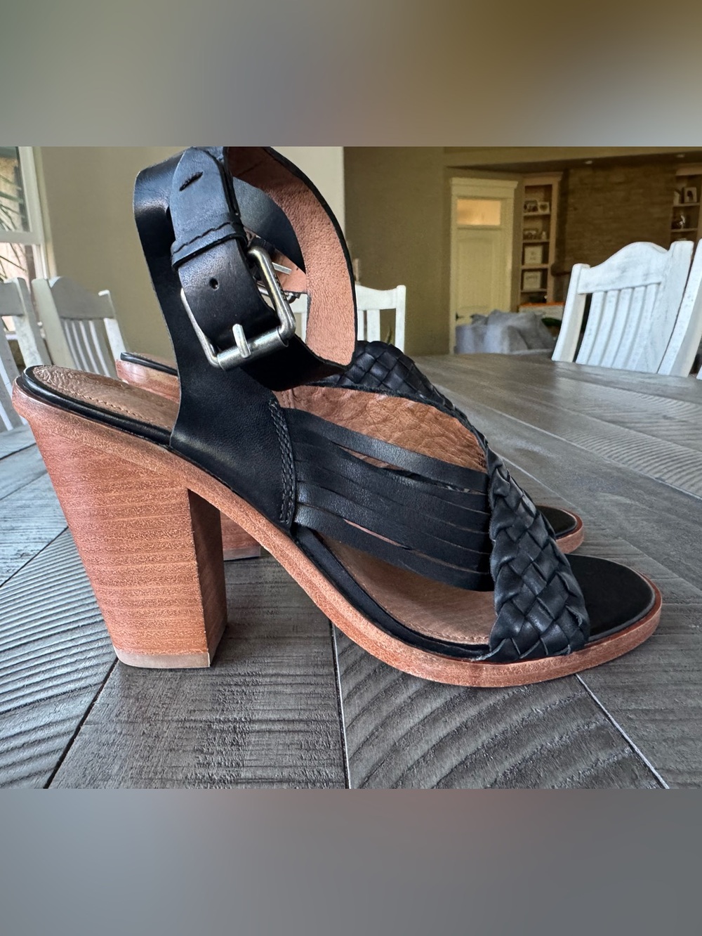 Frye - FRYE Sara Criss Cross Leather Block Heeled Sandal Women’s Size 9 (NWOT)